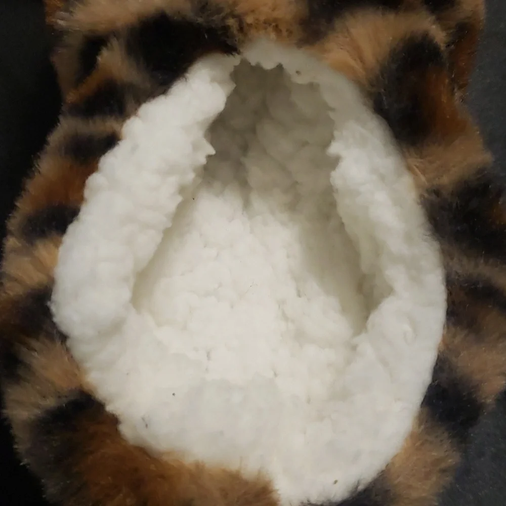 Capelli New York 2 pairs slipper socks with faux fur and grippers